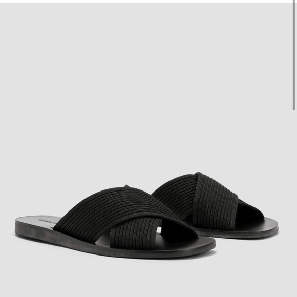 NEW Everlane Black Reknit Day Crossover Sandal in Size 7.5 - Picture 2 of 6